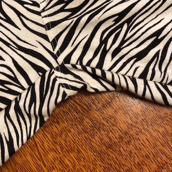 Small Maternity Zebra stripe Leggings size small Motherhood Maternity Womens EUC - Picture 6 of 8